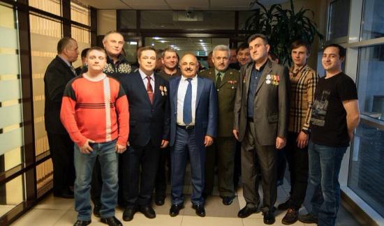 Поздравление ветеранов военных и боевых действий, работающих на предприятии с 23 февраля