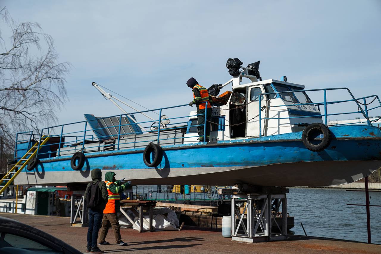 Коммунальный флот Москвы завершает межнавигационные ремонты