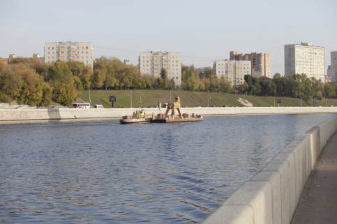 Загрязнение Москвы-реки в районе Шелепихинской набережной признали безопасным