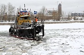 Морозу неподвластный: как работает ледокол на Москве-реке