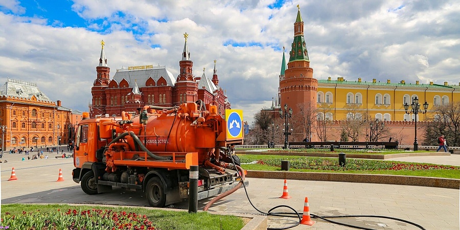 Труба от Кремля и собственный флот: история водосточного хозяйства Москвы в семи фактах