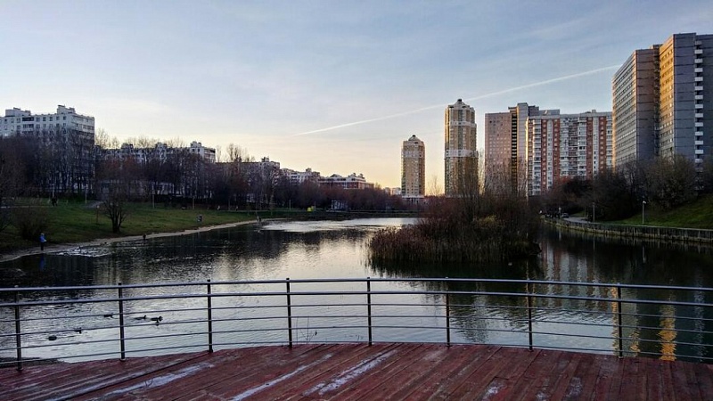 Капремонт Нижнего Удальцовского пруда завершился на западе Москвы