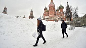 Городские службы продолжают ликвидировать последствия снегопада в Москве